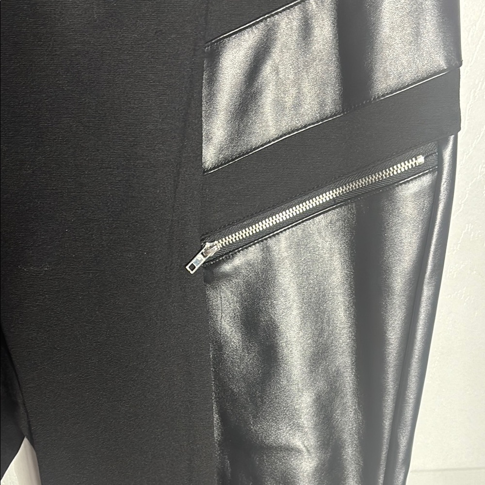 Black Leggings with Zippers - Picture 9 of 12